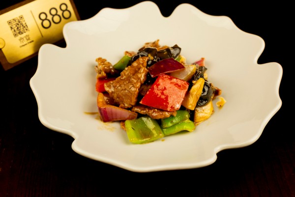 TERNERA SALTEADO CON SALSA OSTRA