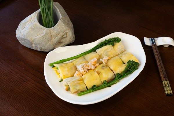 M1.-CANELONES DE LANGOSTINO Y CHURRO CRUJIENTE