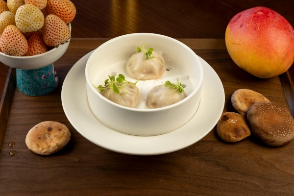 M12. XIAOLONGBAO CON CALDO DE CARNE DE CERDO SHANGHAINES
