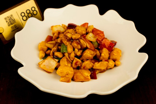 M100.POLLO SALTEADO CON SLASA PICANTE
